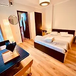 Hotel Eos
