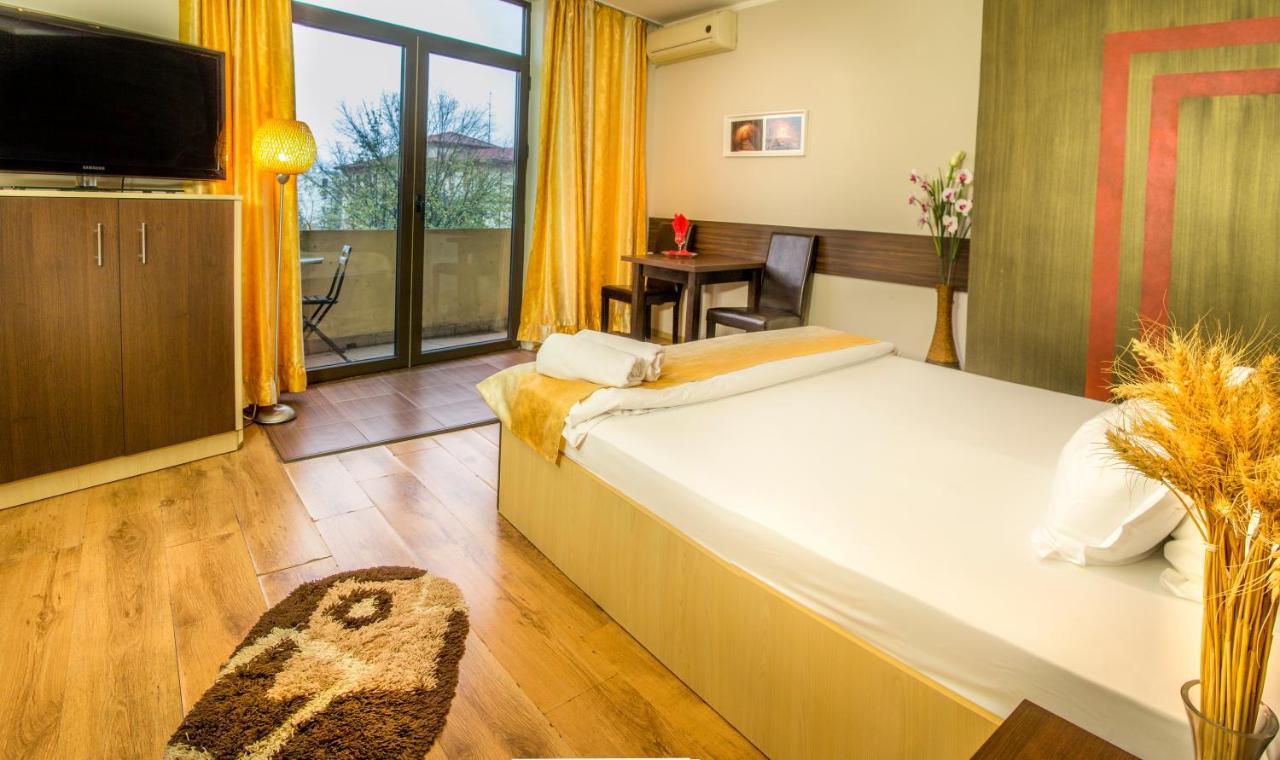 Eos Hotel 2*